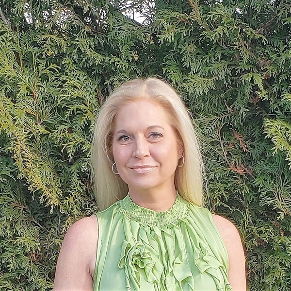 Dr. Carol NIcolle R.Ac. DTCM